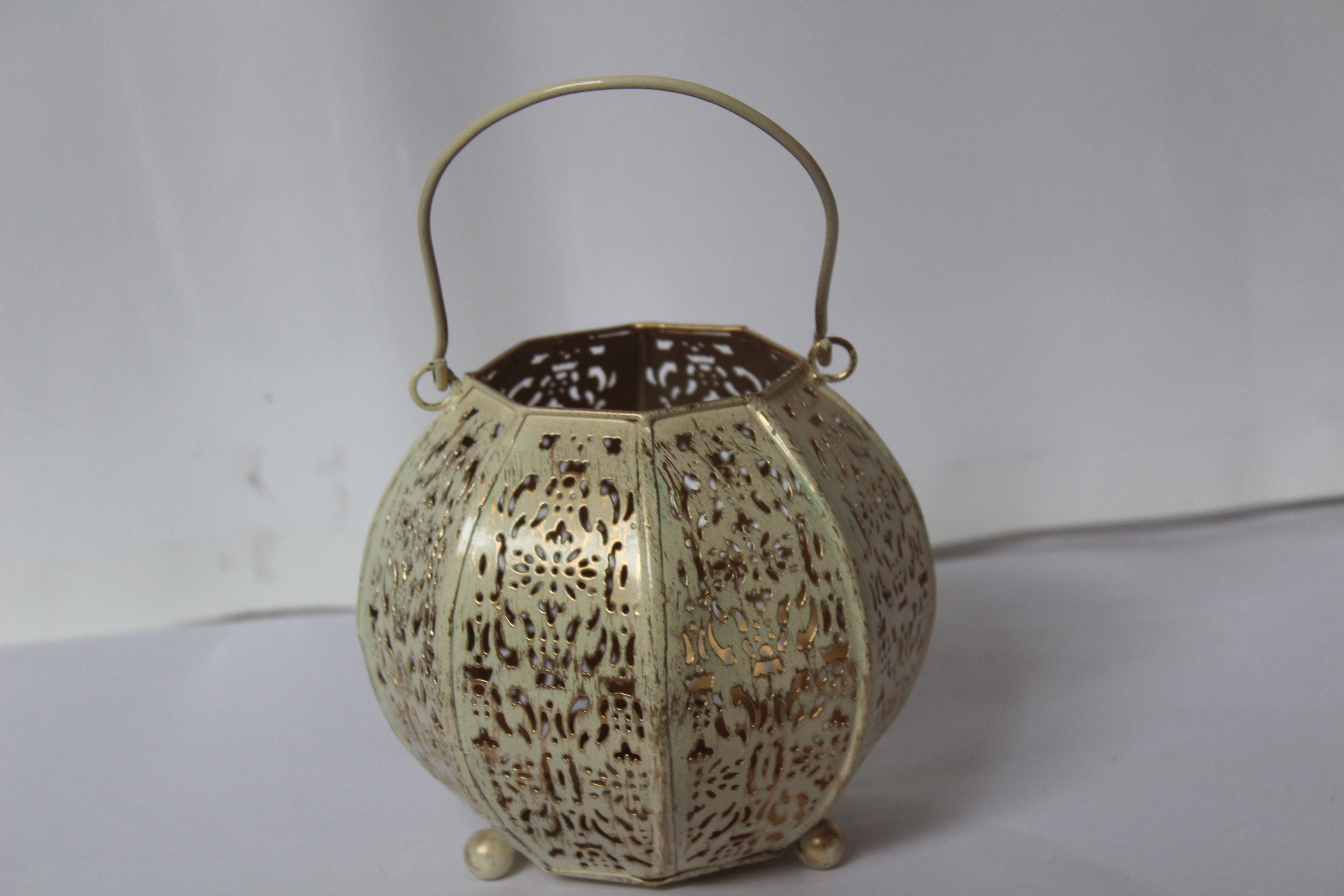 Carving Hanging Votive