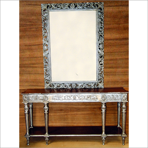 प्राचीन ड्रेसिंग टेबल