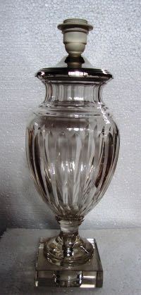 अद्वितीय डिजाइन के साथ सुंदर ग्लास लैंप