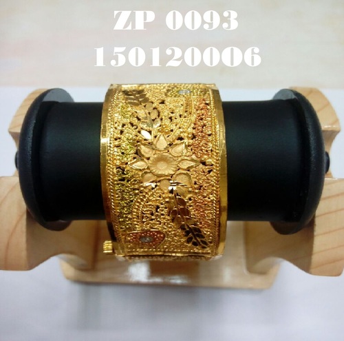 Gold Forming Fancy Kada