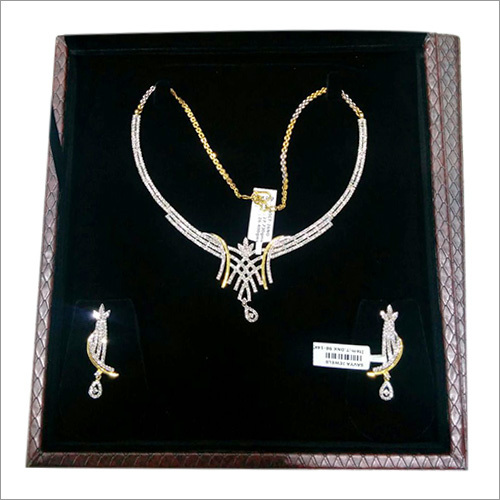 DIAMOND NECKLACE SET