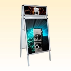 नया बैनर स्टैंड