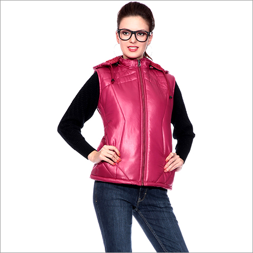 महिलाओं की डिजाइनर जैकेट