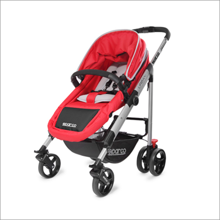 लाल शहरी स्ट्रॉलर