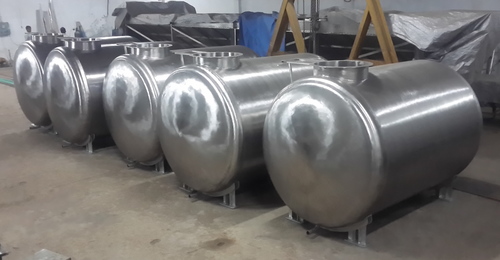 SS टैंक और वेसल्स