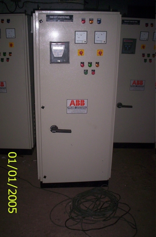 रिले नियंत्रण पैनल