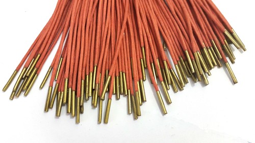 धातु टिप के साथ सूती लेस