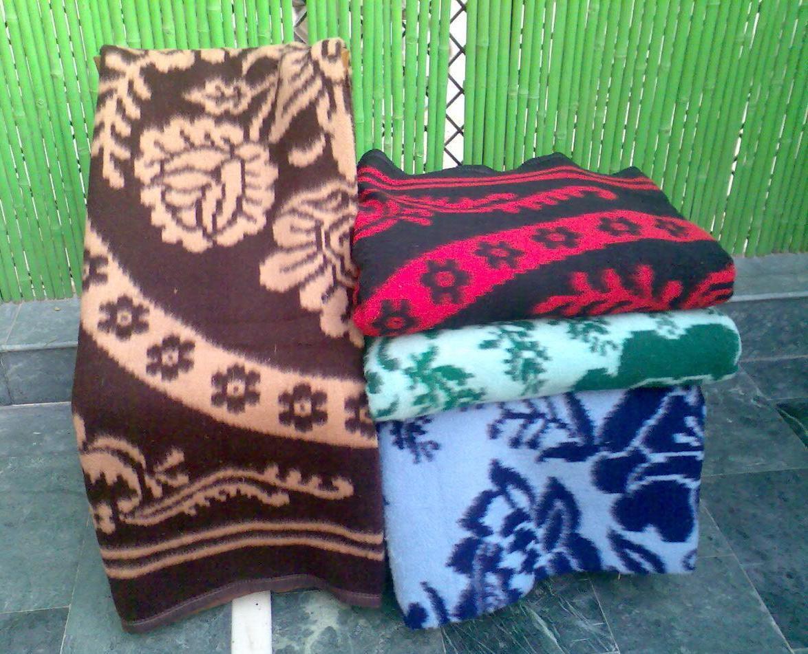 Dobby Acrylic Blanket Age Group: Children
