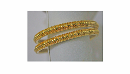 गोल्ड प्लेटेड बीड बंगल्स