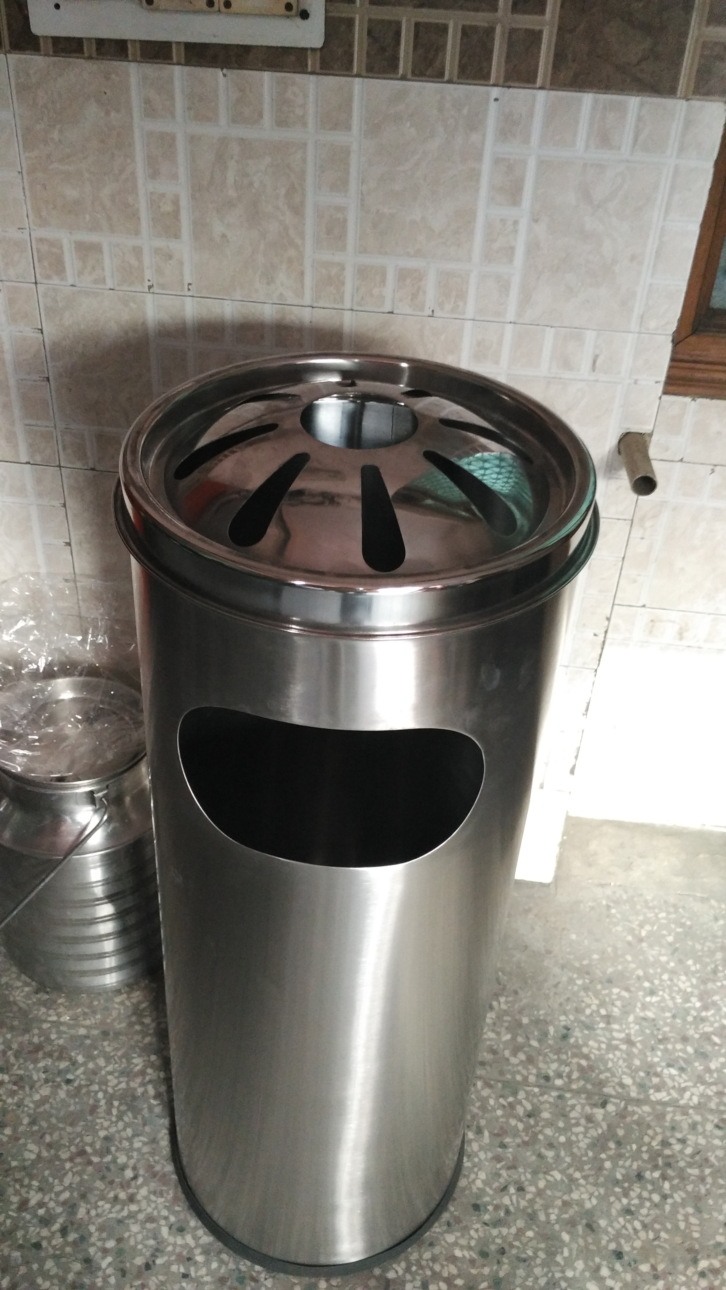 Steel Ss Ash Can Bin