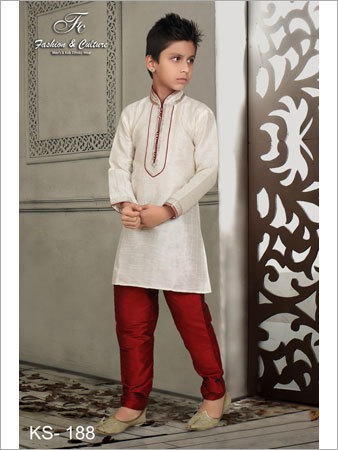 बच्चे कुर्ता पायजामा