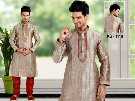 पारंपरिक पुरुषों कुर्ता पायजामा