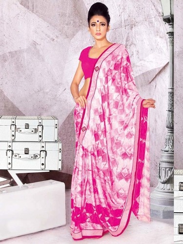 गुलाबी साड़ी