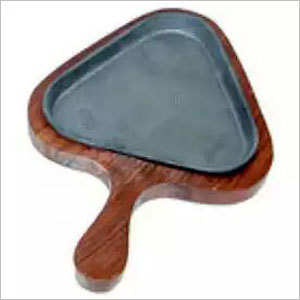 लकड़ी का त्रिकोणीय सिज़लर प्लेट