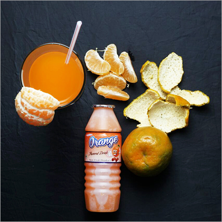 ताजा संतरे के स्वाद वाला पेय