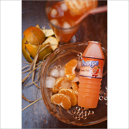 ताजा ऑरेंज ड्रिंक