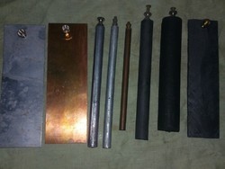 टर्मिनल के साथ जिंक रॉड