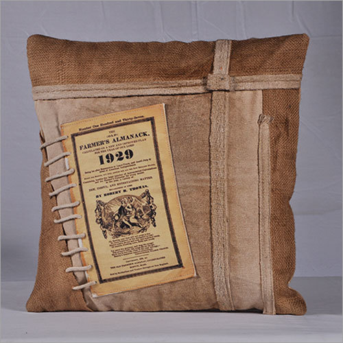 मशीन से बने बैग और कुशन