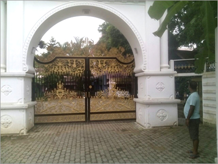 लोहे के बाग के दरवाजे