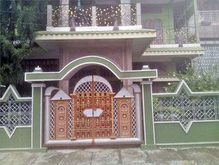 धातु की सजावटी गेट