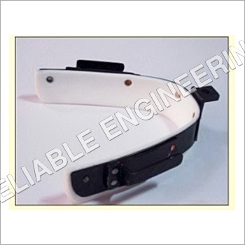 रेसेस टो बैंड