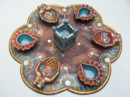 रंगोली कुम दीयास प्लेट