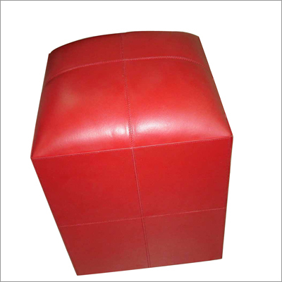 लाल चमड़े का पफ