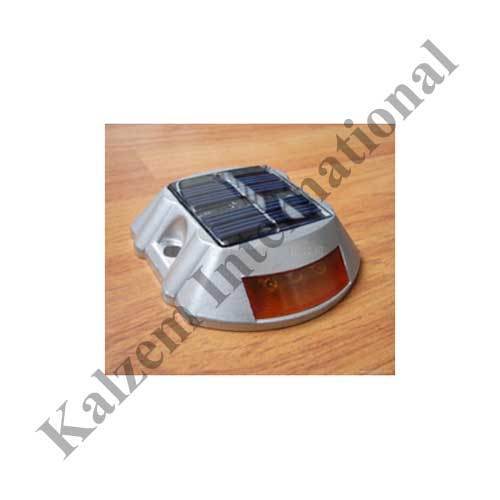 सोलर रोड स्टड