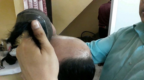 बालों की बुनाई