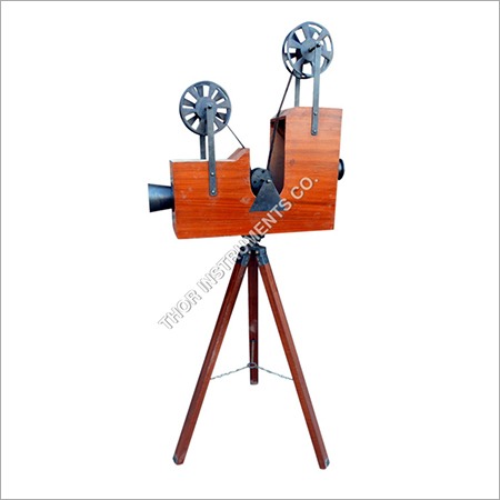 स्टैंड के साथ विंटेज ब्राउन प्रोजेक्टर