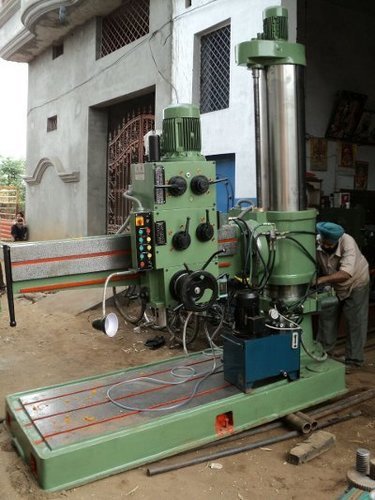 हाइड्रोलिक रेडियल ड्रिलिंग मशीनें