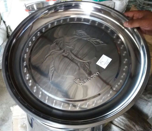 SS Round Tray With Apple Design - Stainless Steel, 8-10 Inch , Silver Color for Home and Hotel Usage