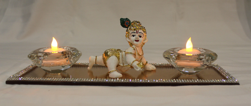 कृष्ण आइना प्लेट और दीपक के साथ