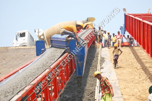 कैनाल कंक्रीट कन्वेयर मशीन