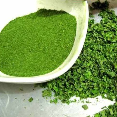 मोरिंगा के पत्ते (सूखे)