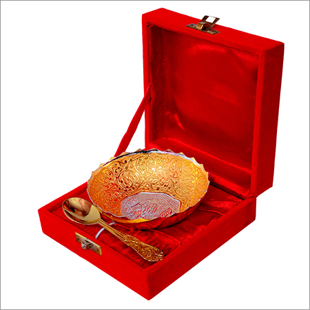 चांदी और सोने की प्लेटेड पीतल का कटोरा