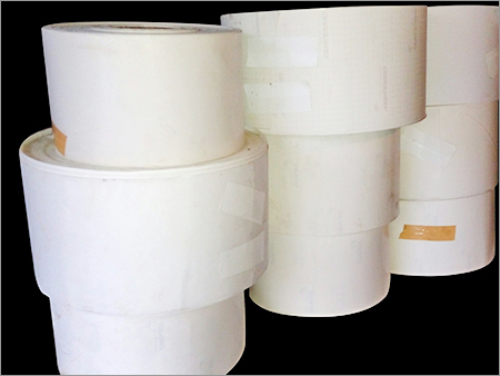 सफेद कागज़ की प्लेट