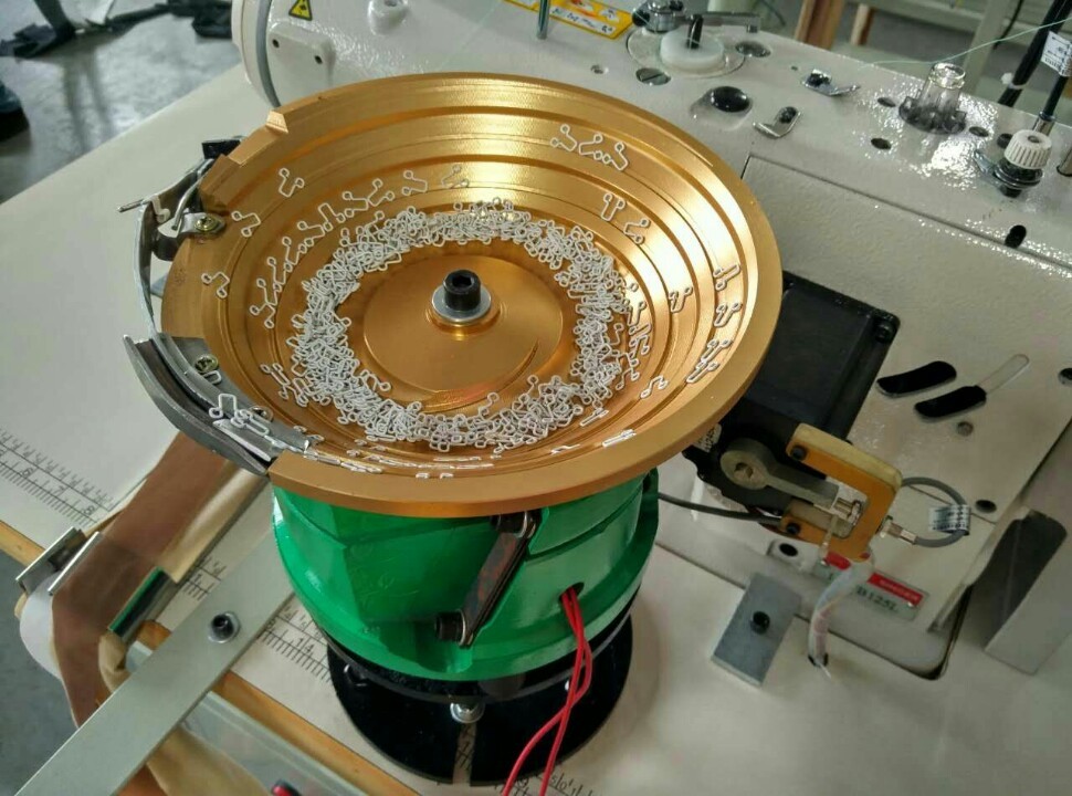 Middle Speed Automatic Hook And Eye Tape Sewing Machine