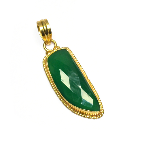 ग्रीन ओनिक्स फैंसी 925 स्टर्लिंग सिल्वर पेंडेंट