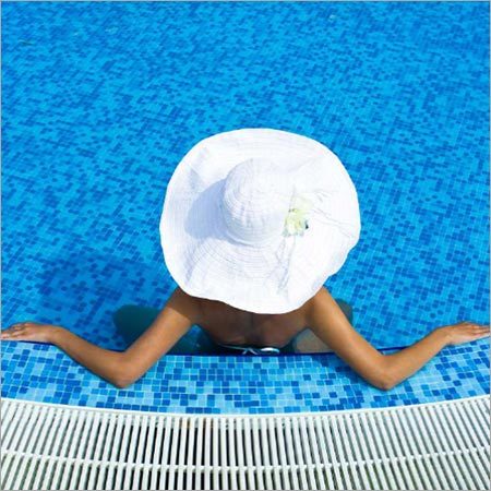 स्विमिंग पूल टाइल्स