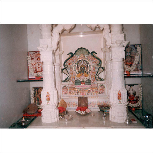 मार्बल भगवान की मूर्ति