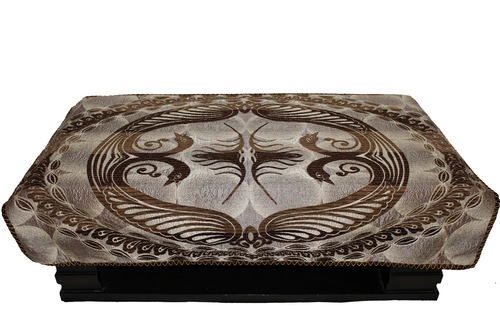 टिकाऊ चेनिल टेबल कवर मयूर