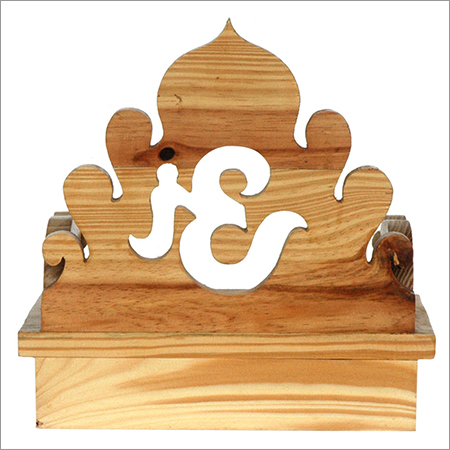 लकड़ी का पूजा मंदिर