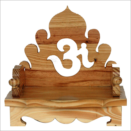 लकड़ी का घर पूजा मंदिर