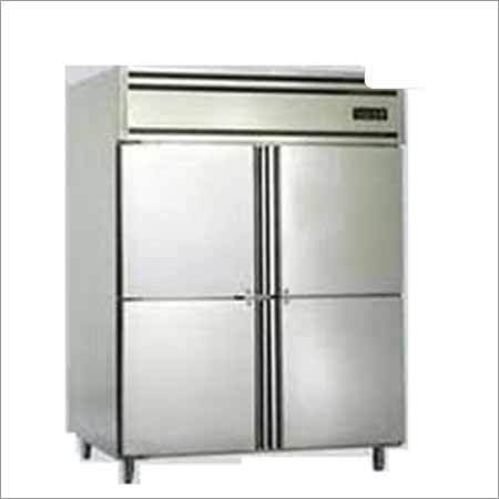 4 दरवाज़े वाला वर्टिकल चिलर