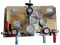 SS Gas Cylinder Manifold - Stainless Steel, 500mm x 300mm x 45mm | Sturdy Design, Robust Flow Regulation, Master Shut-off Valve, High Strength Valves