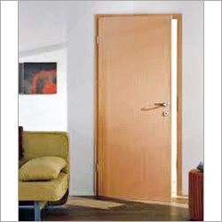 लकड़ी का दरवाजा