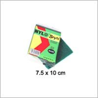 Medium Nylon Scrubber - Nylon 7.5x10 cm | Optimum Performance, Abundant Foam, Little Detergent