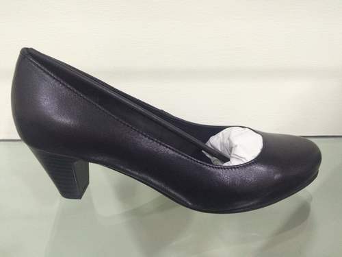 महिलाओं के काले बेलीज़