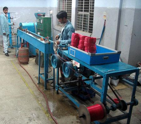 कनेक्टर्स के लिए आवश्यक PVC तारों का निर्माण करने के लिए पीछे की ओर इंटीग्रेशन